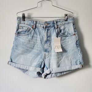 Zara Women's NWT High Rise Mom Fit Jean Shorts Sz 12 Light Wash 34" Waist